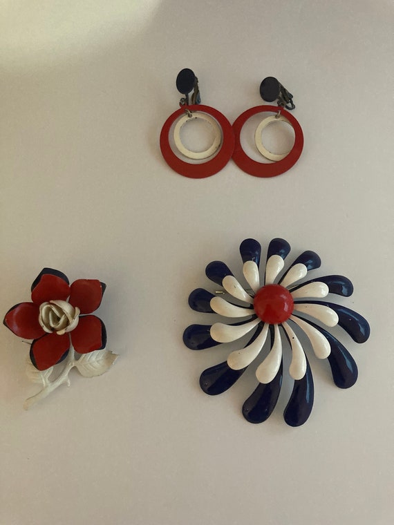 Red White and Blue Patriot Enamel Flower Brooches 