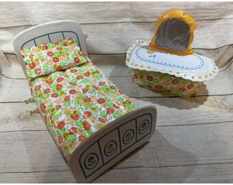 Vintage Barbie Puff & Play Inflatable Blow Up Furniture Bed  Dresser Vanity TbE