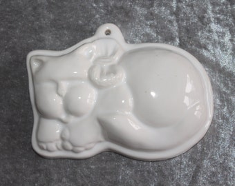 Vintage cat grandmother's ceramic baking dish in white