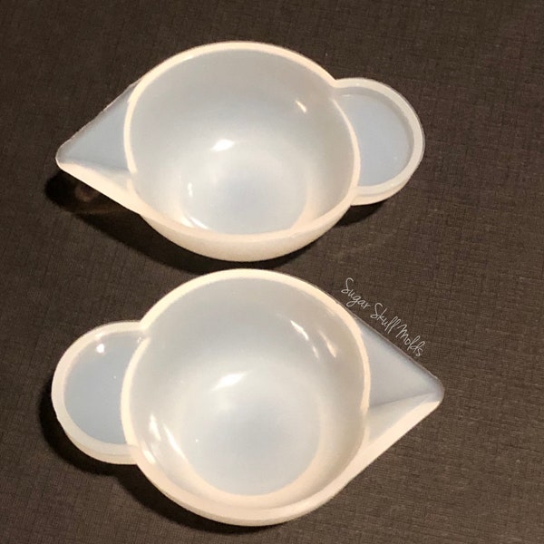 2Pc Mini Flexible Silicone Cup With Spout For Pouring Resin Or Paint