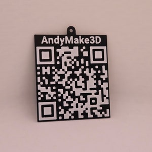 Carte QR code personnalisée imprimée en 3D pour un lien vers un site Web, une carte de visite, des informations Wi-Fi ou un message personnel !
