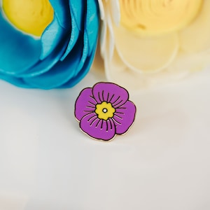 Purple Poppy Enamel Pin – Symbol of Honor, Devotion & Remembrance – Tribute Gift for Veterans or Animal Lovers