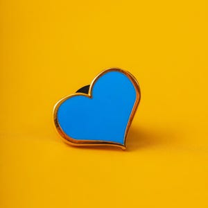 Blue Heart Enamel Pin 3/4-Inch – Symbol of Loyalty | Blue & Gold Heart Pin | Something Blue Wedding Gift | Dream Maker Pins
