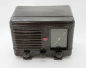 Vintage Art Deco Bakelite Oriol (France) tube radio