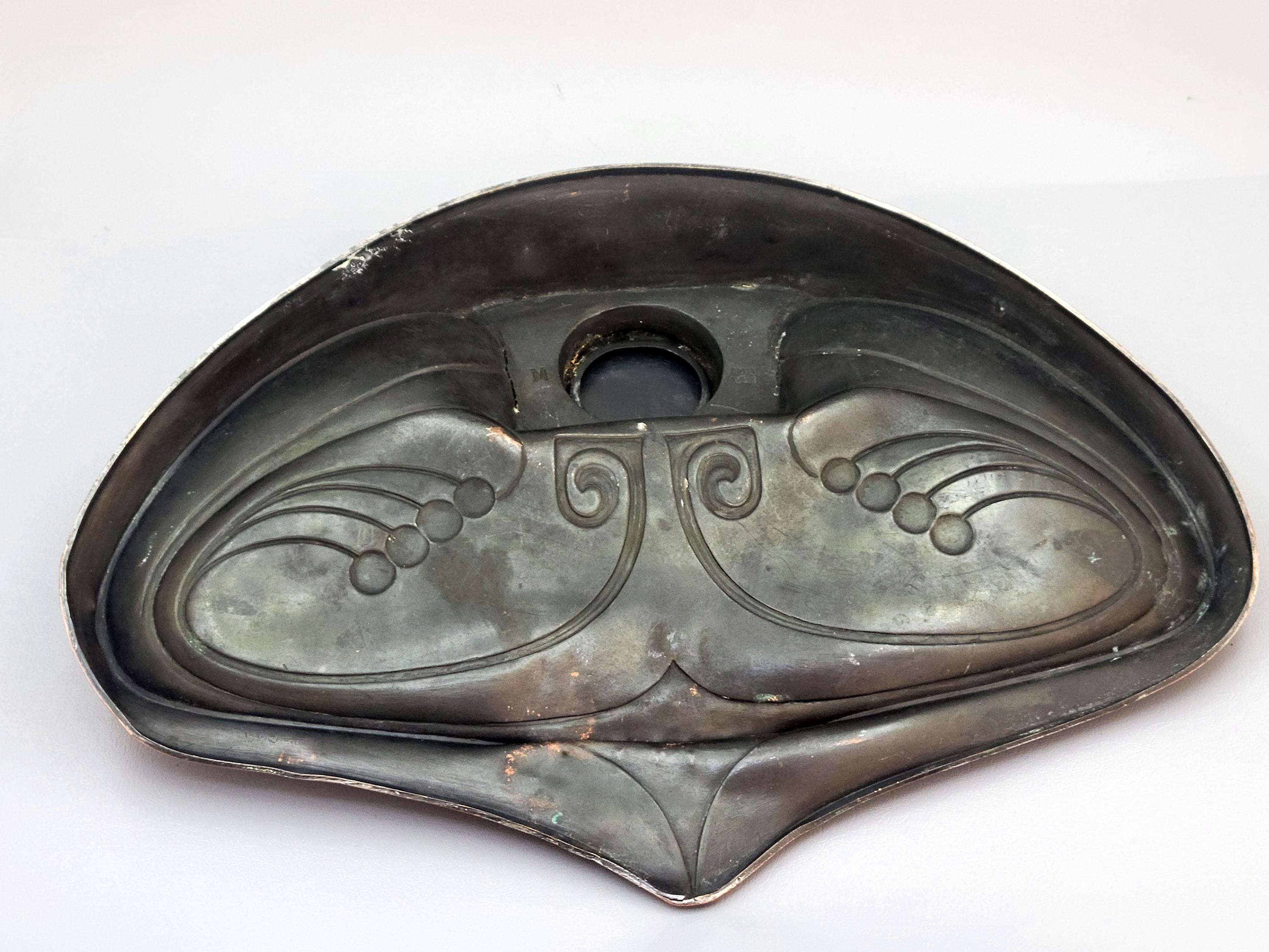 アールヌーボー様式のユーデンシュティール銅製インク壺。ドイツのWMF