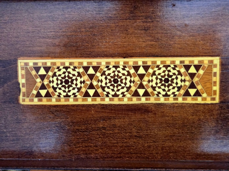 Vintage Damascus Marquetry Box – Bone Inlay Wood Humidor Style Collectible image 6