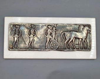 Large Vintage Greek .999 Fine Silver Relief Plaque – Ancient Greek Chariot & Hoplites on Marble Base – Signed ΑΦ