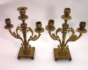 Candelabros modernistas antiguos: par europeo de 3 cañas