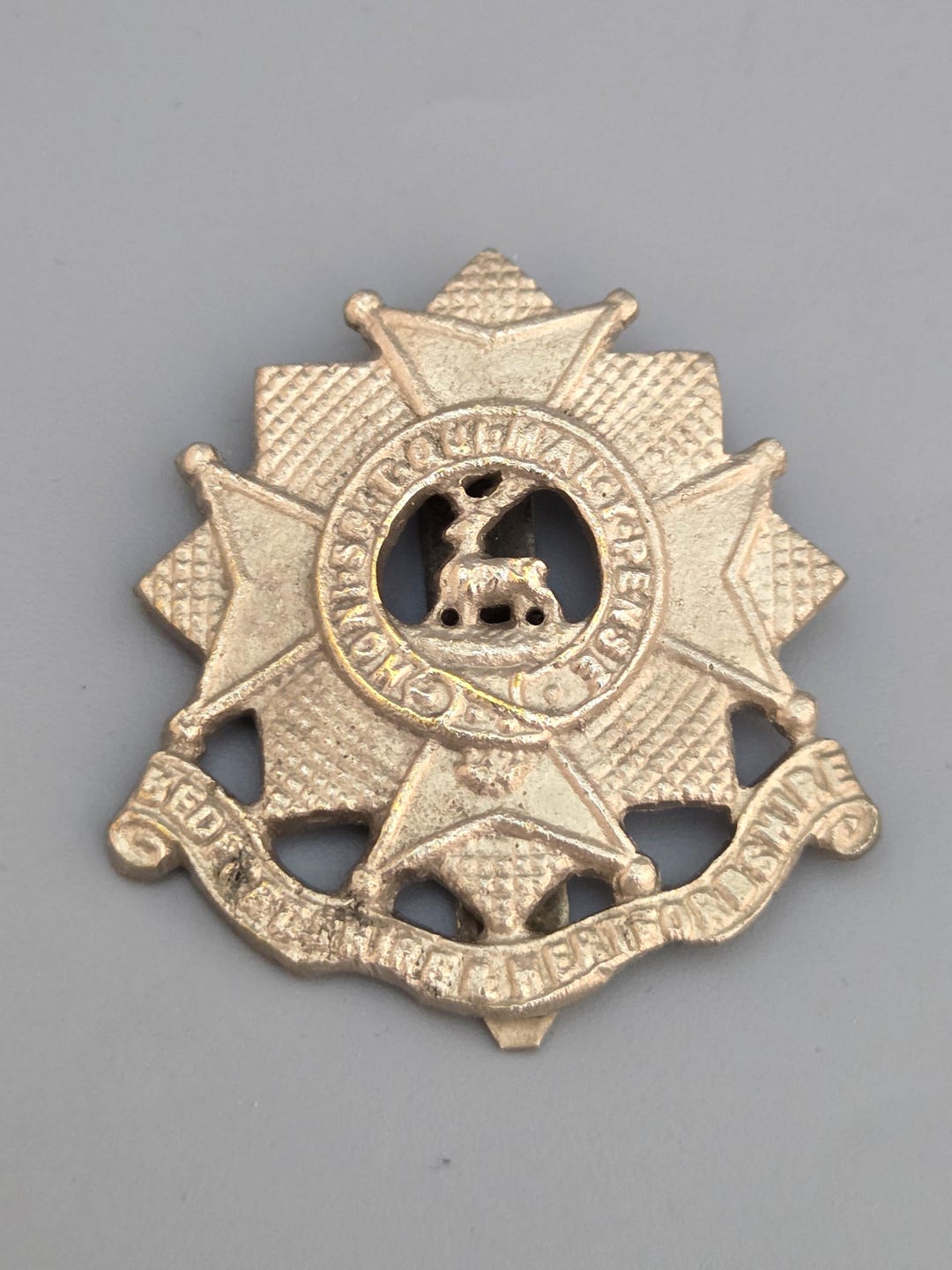 Hat Emblems Original Wwii/post-war British Cap Badge, Bedfordshire and ...