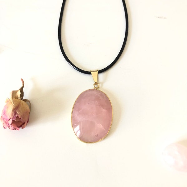 Pendentif Cabochon, en pierre semi précieuse, Quartz Rose, plaqué or 18k