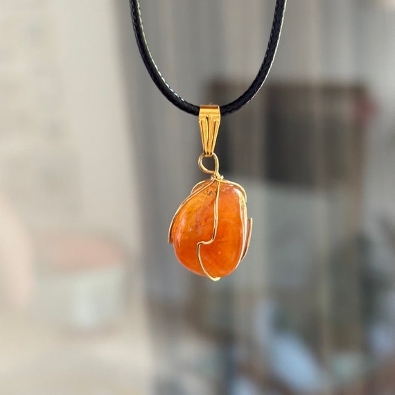 Pendentif Cornaline, en pierre roulée semi-précieuse, doré - plaqué or