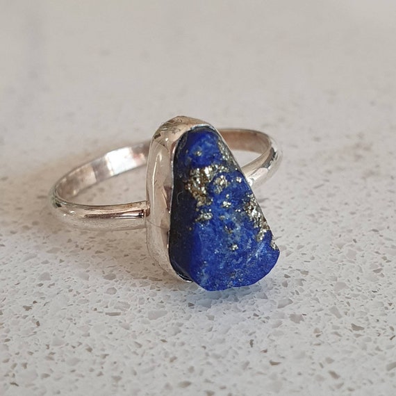 Raw lapis lazuli ring deals