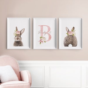 Impresión de letras y nombre de conejito con flores ~ Inicial personalizada para habitación de niña o cuarto de bebé ~ Flores rosas ~ Juego de 3 ~ Descarga imprimible