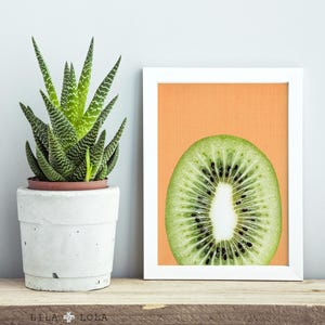 Kiwi Fruit Slice Print, Kitchen Wall Art Decor, Printable Digital Download, Large Poster, Orange and Green, Tropical Kiwi Fruit Slice Decor zdjęcie 4