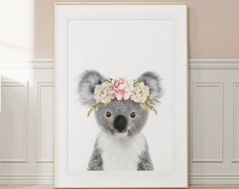 Impresión de koala: animalito con corona floral, arte de pared para habitación infantil
