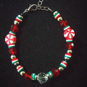 Christmas Beaded Bracelet, Red and Green Peppermint Jewelry, Holiday Gem Bracelet, Adjustable Women&#39;s Jewelry, Stocking Stuffer for Girls