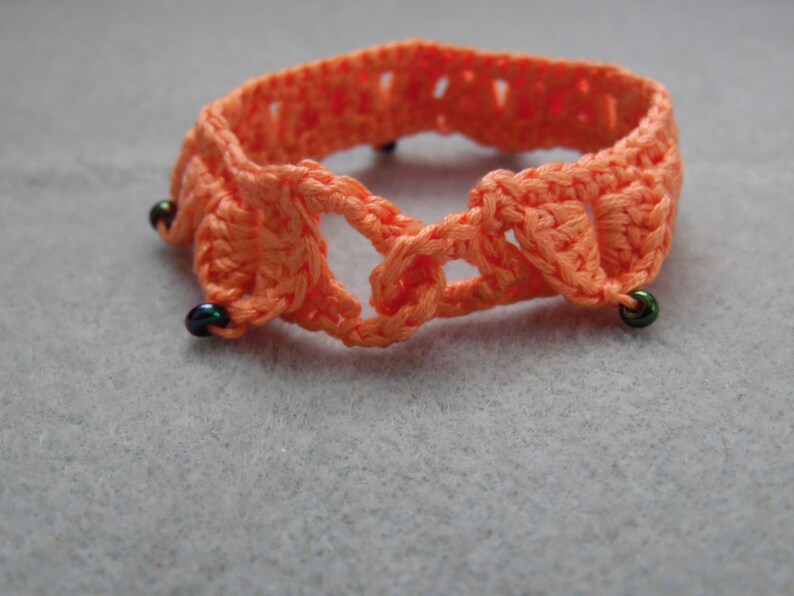 Just Peachy Fantasy Leaves Bracelet, Crochet Unisex Jewelry, Hypoallergenic Cotton Bracelet, Leaf Bracelet with Glass Beads, Role-Playing image 5