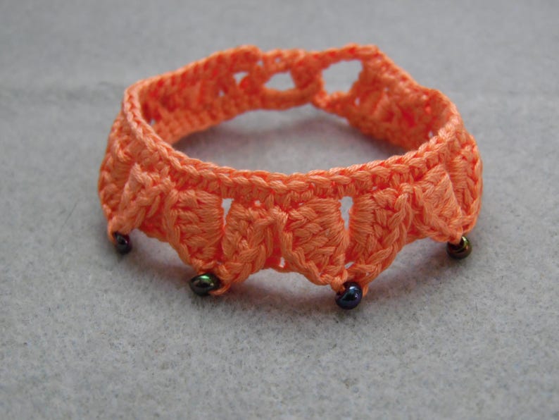 Just Peachy Fantasy Leaves Bracelet, Crochet Unisex Jewelry, Hypoallergenic Cotton Bracelet, Leaf Bracelet with Glass Beads, Role-Playing image 4
