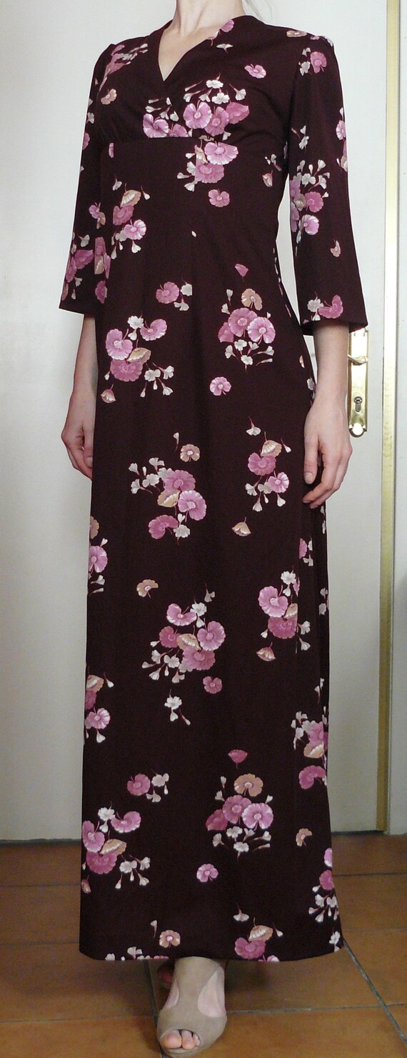 Vintage 70s brown maxi dress w/ pink, beige & whi… - image 4