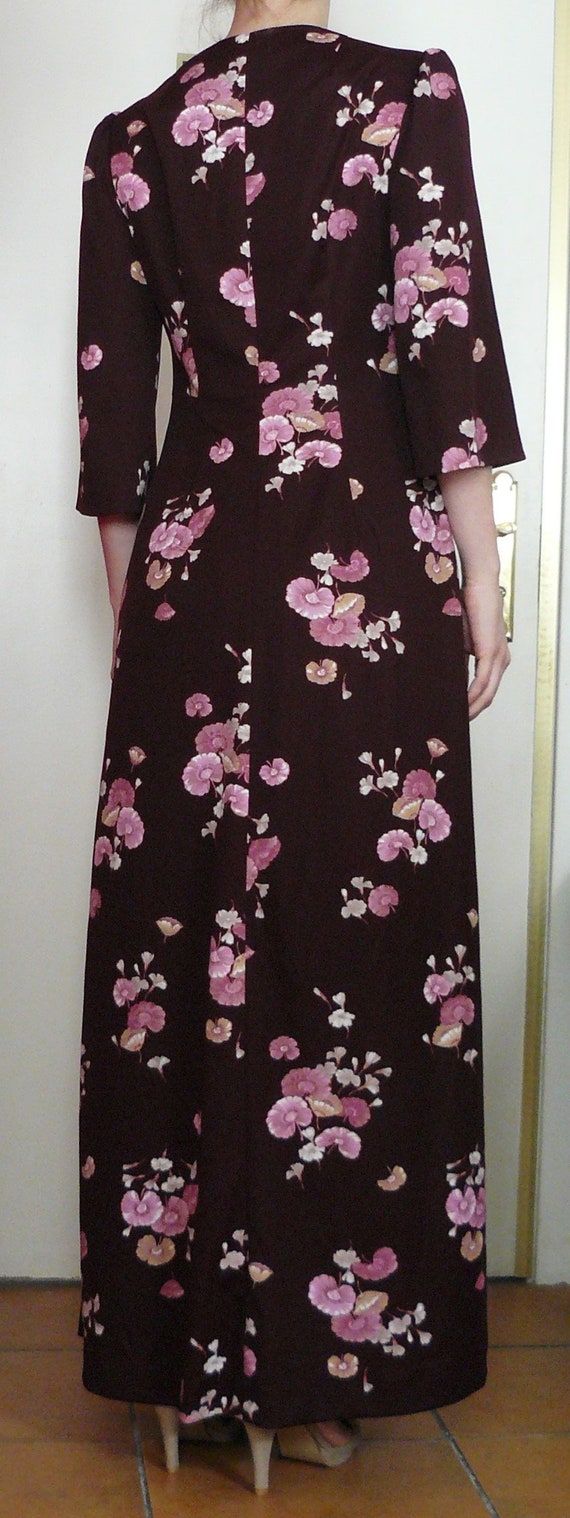 Vintage 70s brown maxi dress w/ pink, beige & whi… - image 7