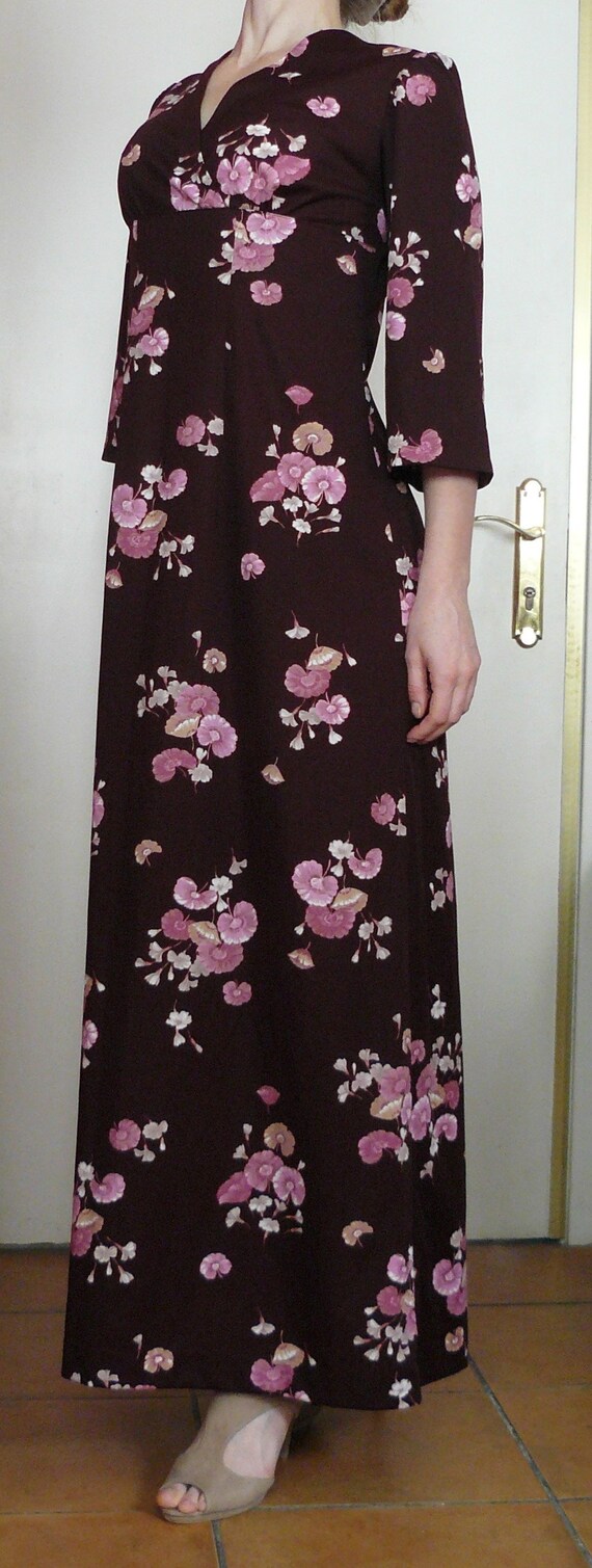 Vintage 70s brown maxi dress w/ pink, beige & whi… - image 5