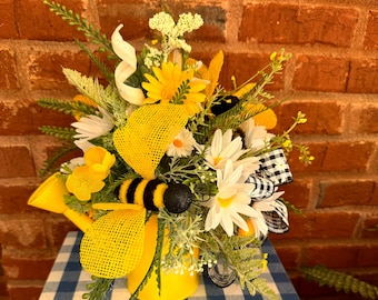 Bumble Bee Kitchen Table Centerpiece, Summer Bee Decorations, Birthday Gift for Her,  Mothers Day Gift