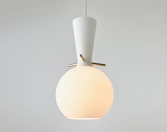 TRIUNA Pendelleuchte von Balance Lamp - Inspiriert von Triadic Ballet und Bauhaus Schule. Moderne Design weiße Lampe aus Glas