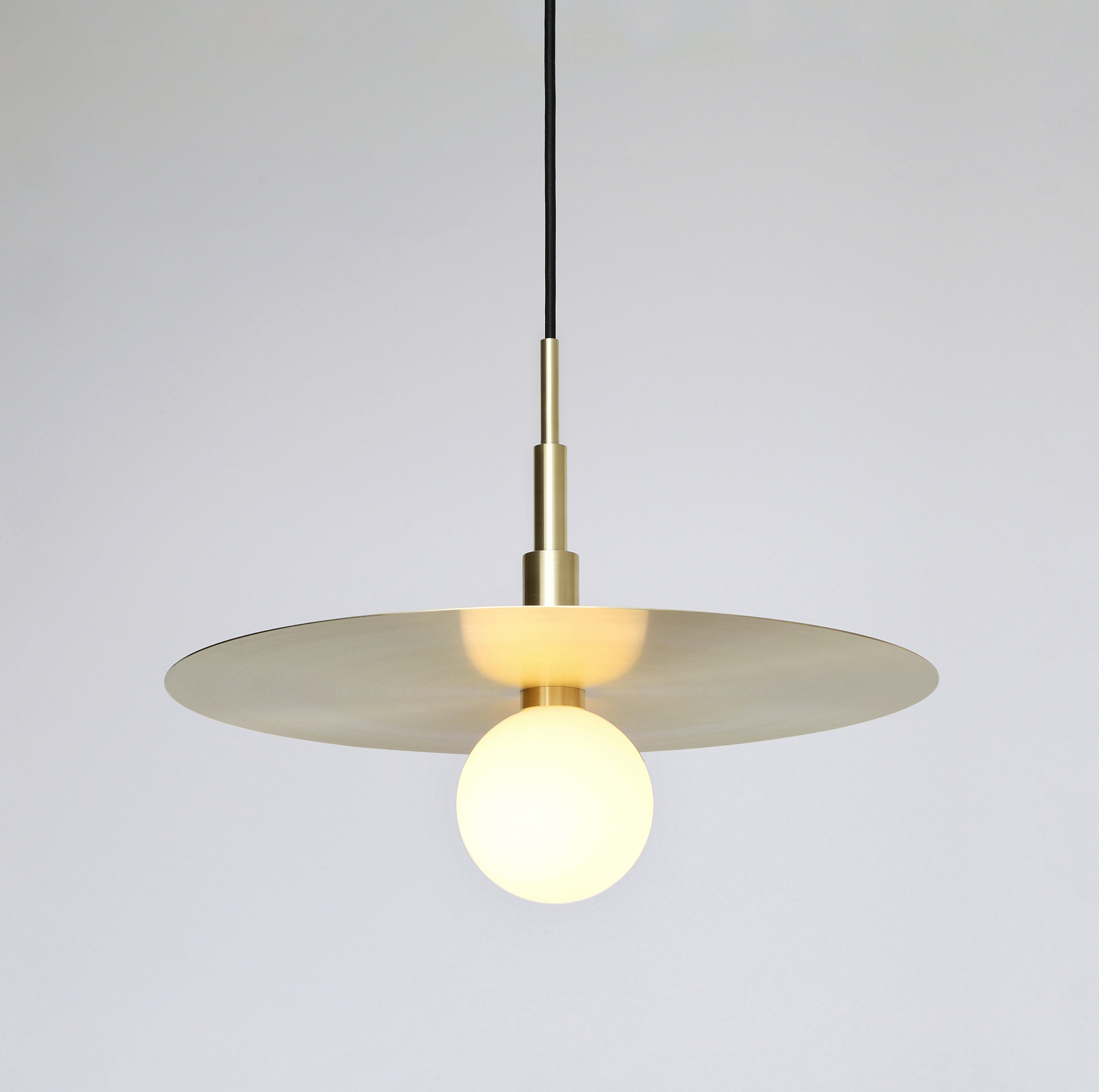 Spinode Minimal Modern Design Suspension avec Disque Plat en Laiton de Balance Lampe