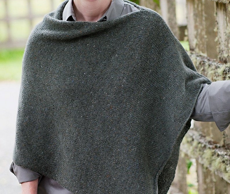 alpaca knit poncho elegant warm soft wrap Knit poncho Alpaca poncho Women cape Wool wrap Alpaca shawl Hand knitted Poncho laine image 4