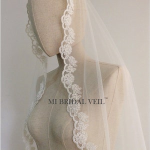 Lace Wedding Veil, Rose Lace Veil, Lace Bridal Veil, Mantilla Lace Veil, Veil w Blusher, Bridal Veil Fingertip, Mi Bridal Veil, Hand Made