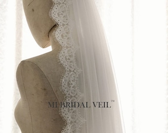 Cathedral Wedding Veil, Cathedral Lace Veil, Boho Bridal Veil, Small Eyelash Chantilly Lace Veil, Mi Bridal Veil, Hand Made