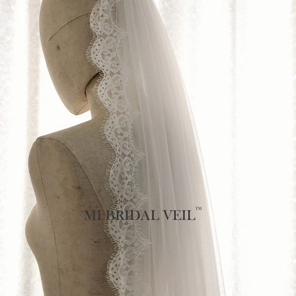 Cathedral Wedding Veil, Cathedral Lace Veil, Boho Bridal Veil, Small Eyelash Chantilly Lace Veil, Mi Bridal Veil, Hand Made