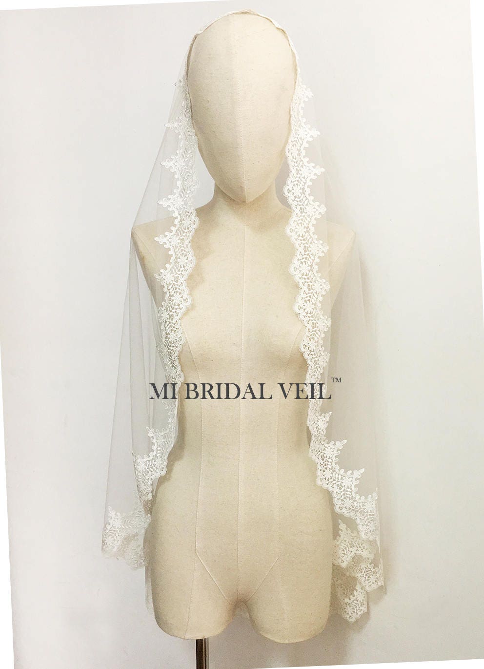 Lauren Mantilla Lace Veil