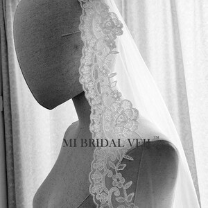 Mantilla Lace Veil, Fingertip Lace Wedding Veil, Vintage Inspired Rose Lace Veil, Mantilla Bridal Veil, Mi Bridal Veil, Hand Made image 3