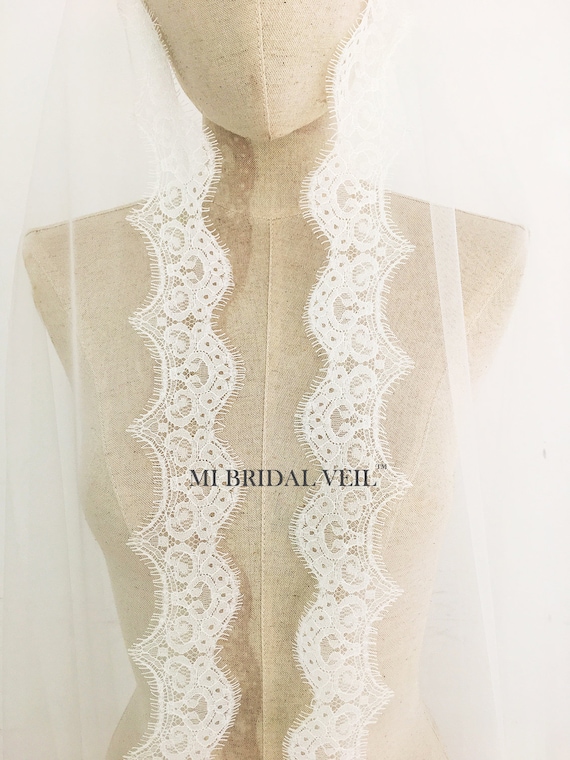 Cathedral Wedding Veil, Cathedral Lace Veil, Boho Bridal Veil, Small Eyelash Chantilly Lace Veil, Mi Bridal Veil, Hand Made