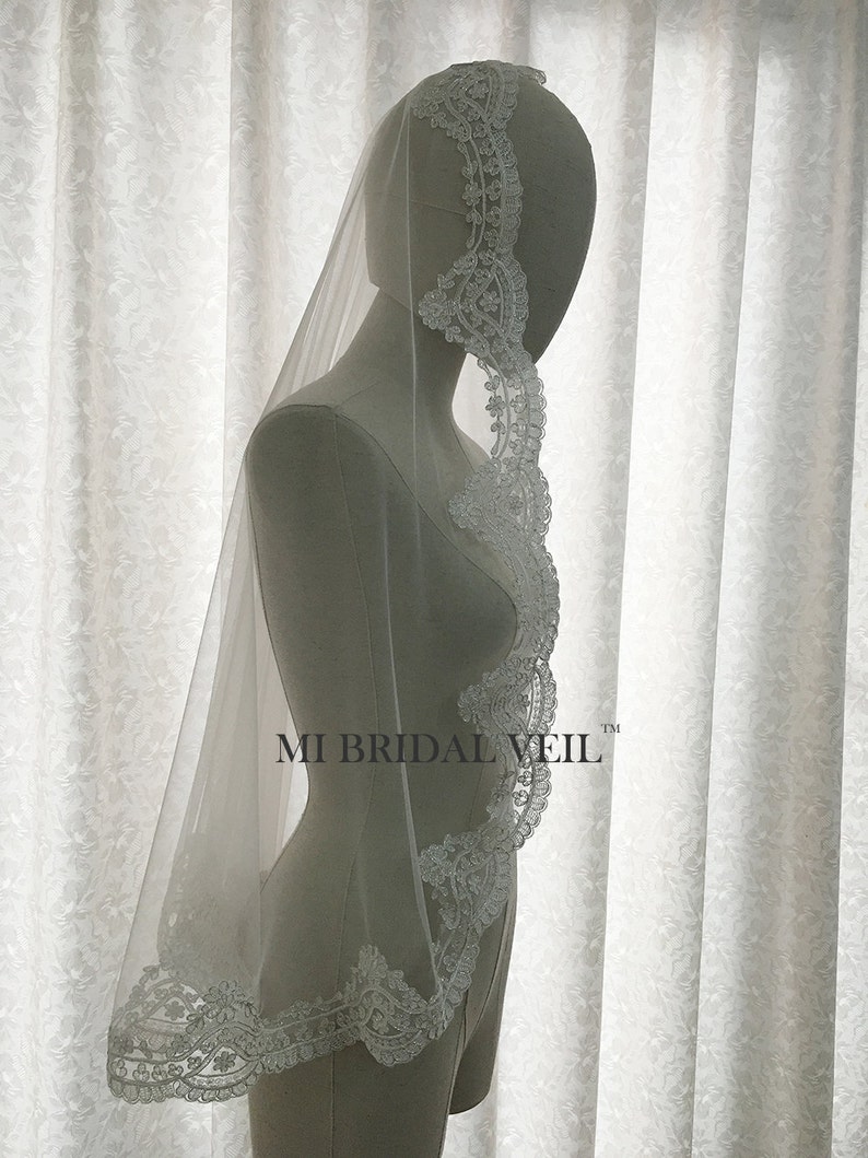 Mantilla Wedding Veil, Vintage Inspired Lace Veil, Spanish Wedding Veil, Lace Wedding Veil, Ivory/Silver Lace Bridal Veil, Mi Bridal Veil image 4