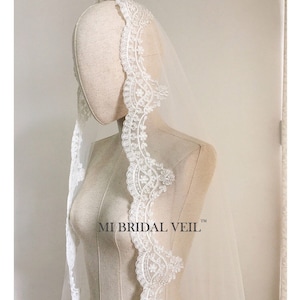 Mantilla Wedding Veil, Vintage Inspired Lace Veil, Classic Ivory/Silver Lace Wedding Veil, Scallop Lace Veil, Mi Bridal Veil, Hand Made