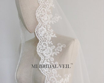 Lace Wedding Veil, Mantilla Lace Veil, Bridal Veil Fingertip, Rose Lace Veil, Vintage Inspired Mantilla Veil, Mi Bridal Veil, Hand Made