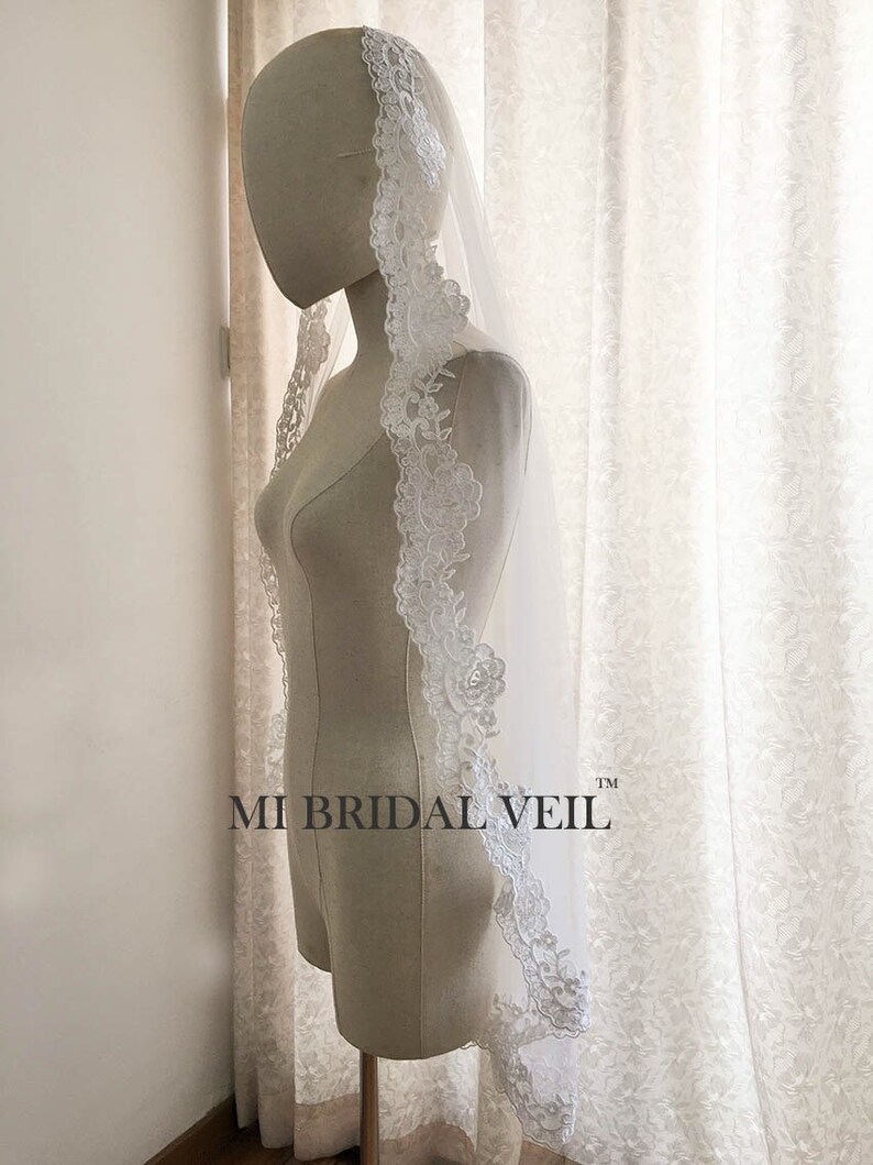 Mantilla Lace Veil, Fingertip Lace Wedding Veil, Vintage Inspired Rose Lace Veil, Mantilla Bridal Veil, Mi Bridal Veil, Hand Made image 5