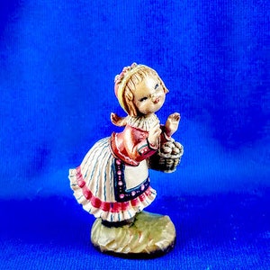 Chica besándose - Anri Woodcarving