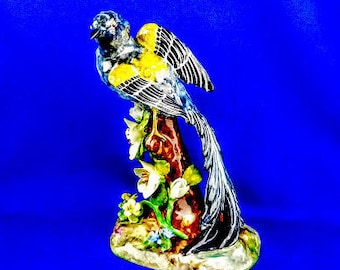Pájaro de Staffordshire coronado