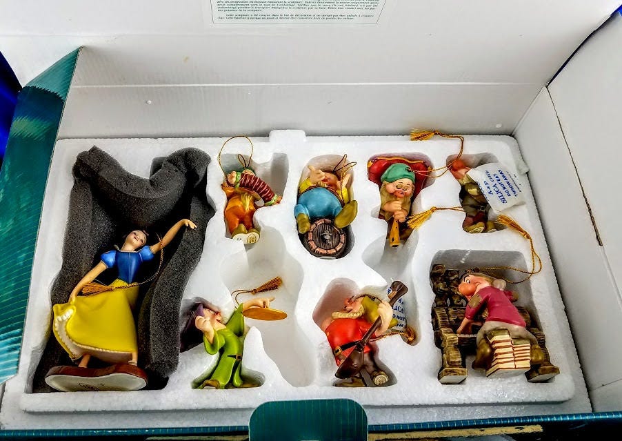Walt Disney Classic Collection Snow White and the Seven Dwarfs