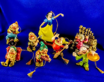 Walt Disney Classic Collection Snow White and the Seven Dwarfs Ornament Collection.