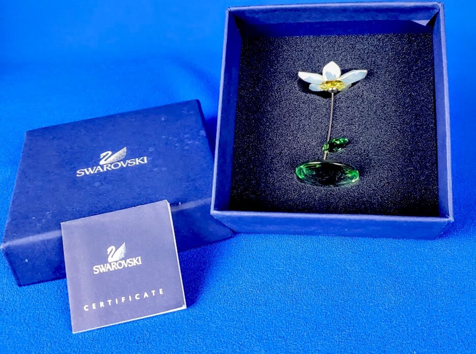 スワロフスキー ロッキングフラワー ジェス - Etsy 日本