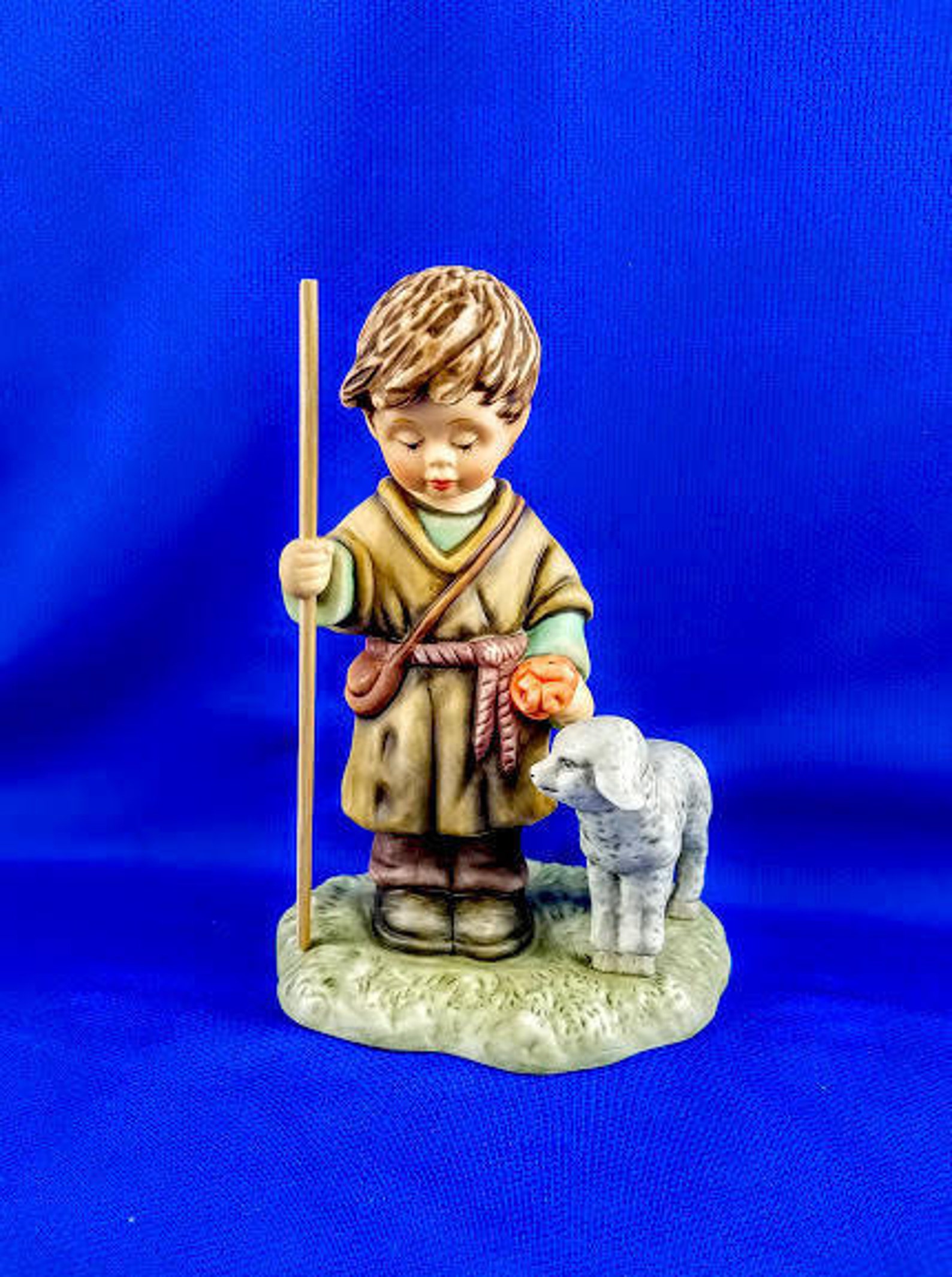 hummel nativity sheep