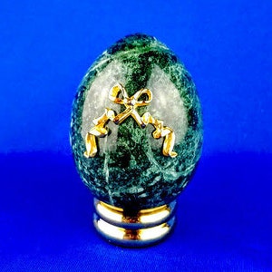 Franklin Mint Collector&#39;s Treasury of Eggs