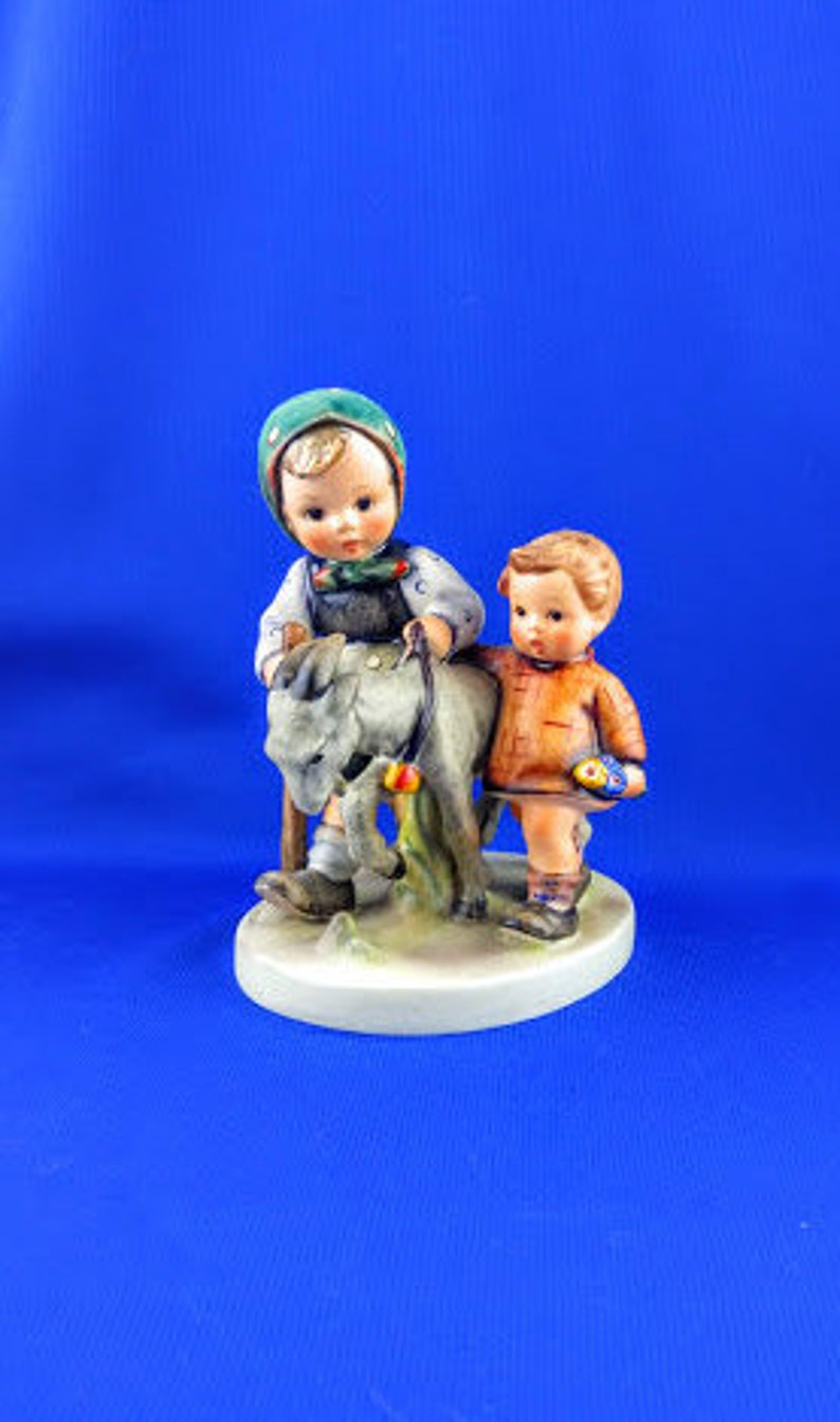 Homeward Bound Hummel Figurine image 1