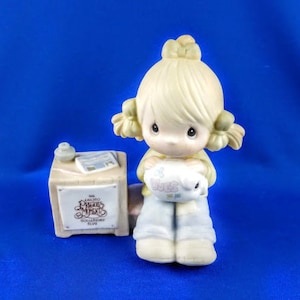 Collectors Club  Precious Moments Figurine