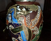 Rare brown Satsume vase with japanese men, woman and gold dragon, Satsuma vase, Small Satsuma vase, Rare Satsuma vase, Satsuma vase, Satsuma