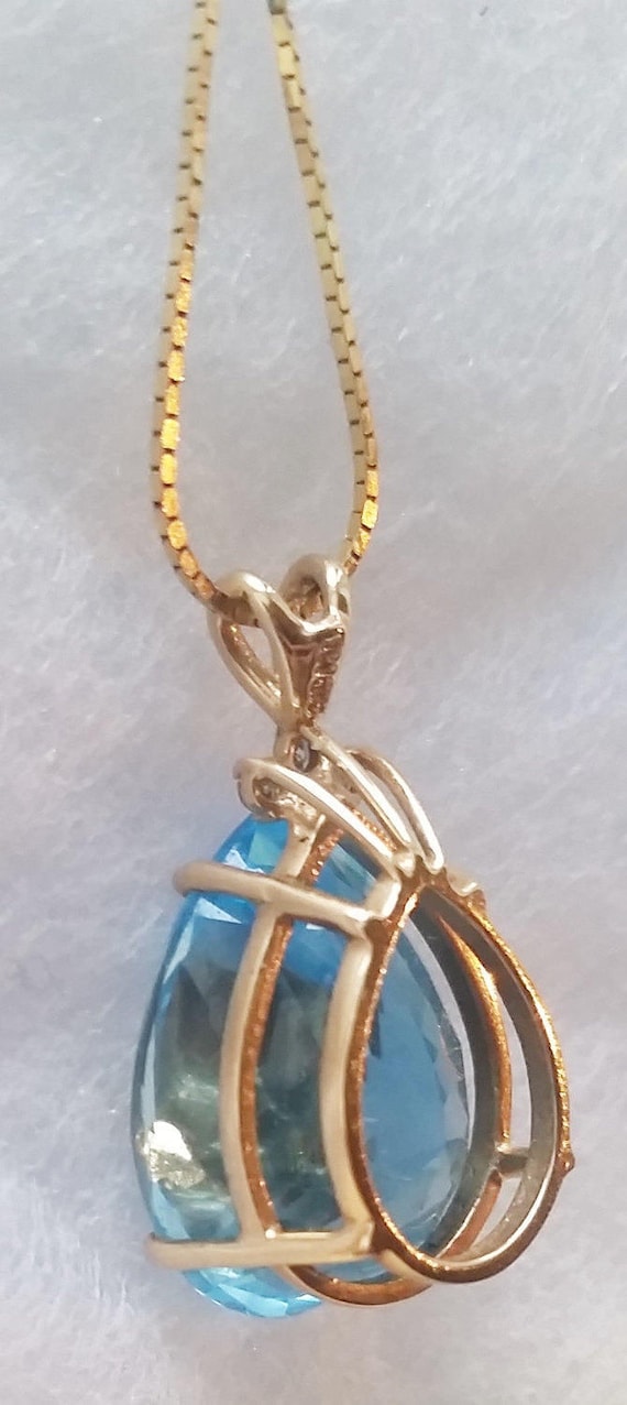 14K Yellow Gold Necklace with teardrop London Blu… - image 5